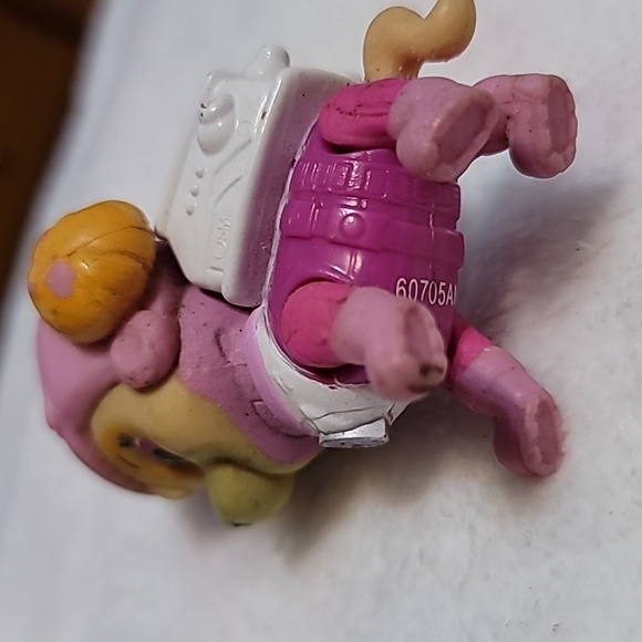2.2" Tall PAW Patrol Skye Pink helmet Jet/motorcycle outfit figure  ACTION figu - Picture 6 of 7